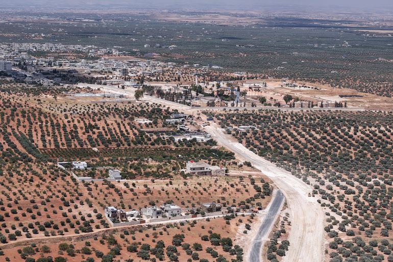 إنشاء طريق إدلب ـ أريحا الجديد في محافظة إدلب المصدر سوريا الان