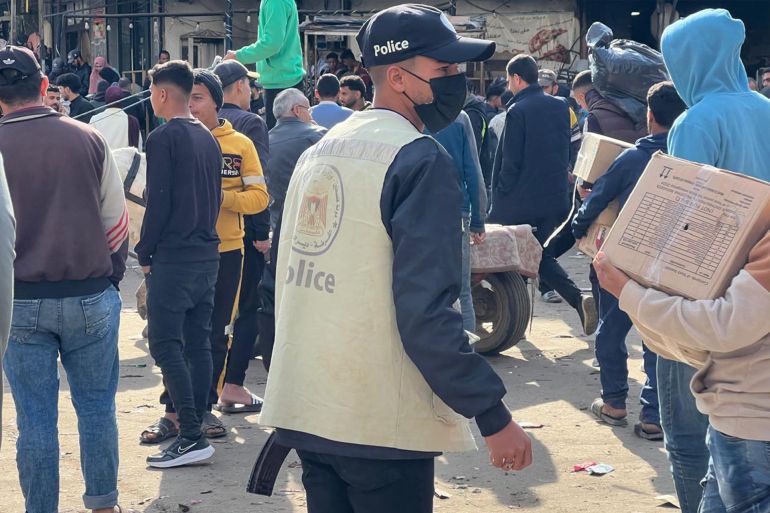 78d987d8bad8b9-1737286301 قوات الشرطة الفلسطينية انتشرت في أرجاء قطاع غزة مع بدء سريان وقف إطلاق النار