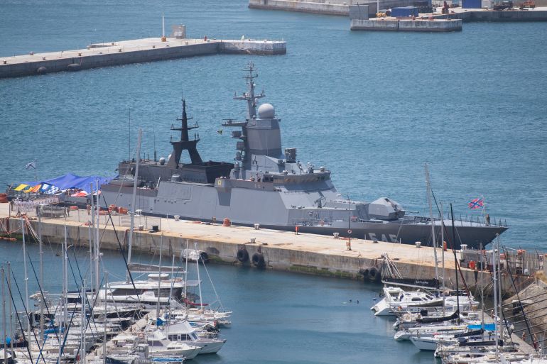 afp_6964984aea76-1768200266 The Russian corvette Stoikiy (Hull 545), lies moored in Simon's Town harbour, near Cape Town, on January 10, 2026.