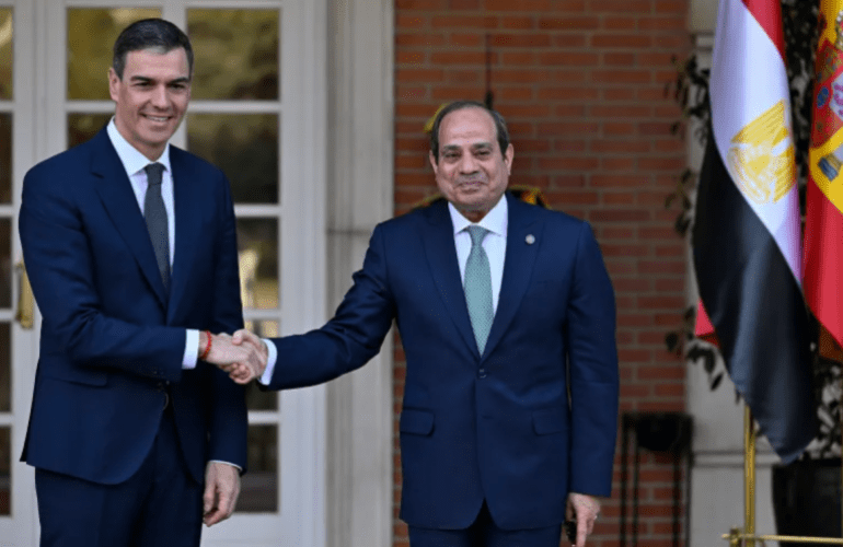 alsysy-1785449371 السيسي حذّر خلال اتصال هاتفي مع رئيس الوزراء الإسباني بيدرو سانشيز من "خطورة التصعيد الذي تشهده المنطقة"