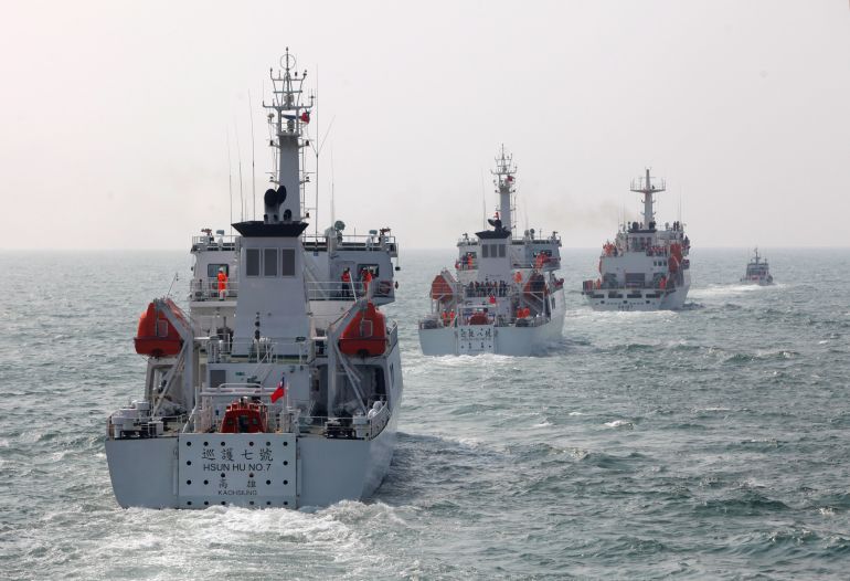 getty_6a49168474-1783174788 KAOHSIUNG, TAIWAN - MARCH 30: Taiwan Hsun Hu patrol ship no. 7 and new no 8 and new Xin Bei patrol ship are seen leaving the port after its commissioning ceremony on March 30, 2013 in Kaohsiung, Taiwan. President Ma Ying-jeou has unveiled two new ships that will patrol the waters off the disputed islands in the East China Sea at the centre of a current regional territorial row. (Photo by Ashley Pon/Getty Images)
