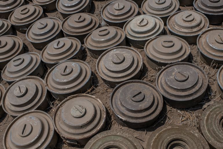 getty_6a58fdc94d-1784217033 AL-HIMAH, YEMEN - SEPTEMBER 22: Houthi rebel landmines recovered by the Tariq Salah Forces, a militia aligned with Yemen's Saudi-led coalition-backed government, at an outpost a few kilometers from the frontline on September 22, 2018 in Al-Himah, Yemen. A coalition military campaign has moved west along Yemen's coast toward Hodeidah, where increasingly bloody battles have killed hundreds since June, putting the country's fragile food supply at risk. (Photo by Andrew Renneisen/Getty Images)