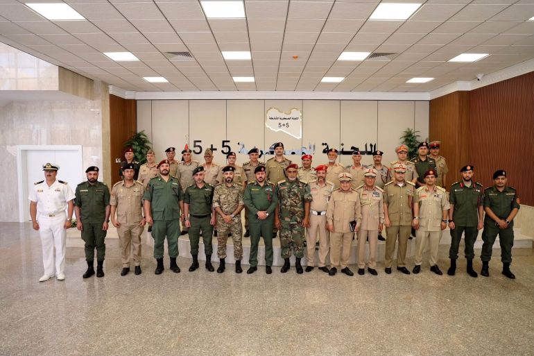 الاجتماع العسكري الفني الذي عُقد اليوم في سرت، بحضور رئيسي الأركان العامة، واللجنة العسكرية المشتركة 5+5 (موقع بعثة الأمم المتحدة على منصة إكس)