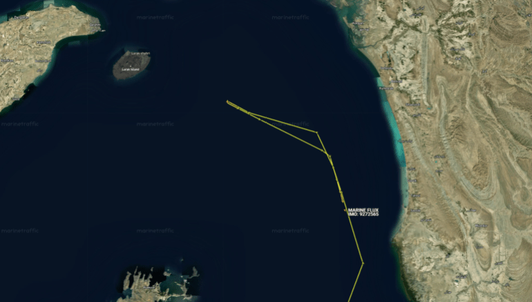 marine-flux-route-1785417066 مسار "مارين فلوكس" يظهر تحركها من الفجيرة باتجاه المضيق، ثم استدارتها قبل إكمال العبور إلى الشارقة، 30 يوليو/تموز (مارين ترافيك)