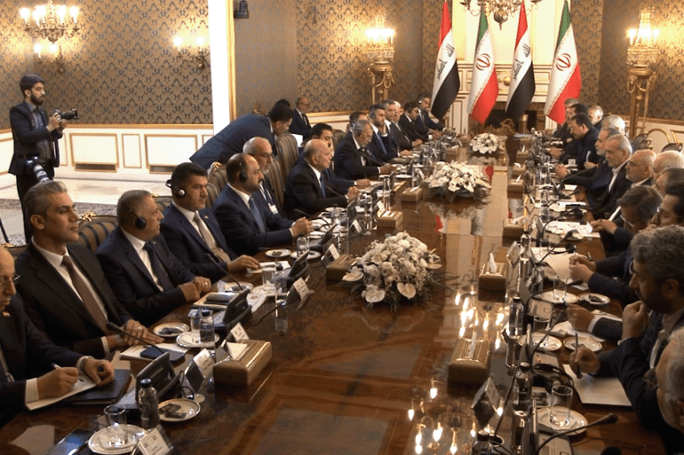 pic-7-1784836336 صور زيارة رئيس الوزراء العراقي إلى البلاد، ويتضمن الصور التالية: المصدر: الجزيرة (ليست الجزيرة من التقطت الصور لكن الصور من وزارة الإرشاد وخدمة إيران برس والجزيرة لديها اشتراك مدفوع في هذه الخدمة الحكومية في إيران، بالتالي هي ملك للجزيرة) 1. استقبال علي الزيدي في المطار. 2. مراسم الاستقبال الرسمية في قصر سعد آباد. 3. اللقاء الثنائي بين علي الزيدي والرئيس مسعود بزشكيان. 4. اجتماع الوفدين الإيراني والعراقي. 5. توقيع مذكرات التفاهم بين البلدين. 6. لقاء علي الزيدي مع رئيس السلطة القضائية الإيرانية غلام حسين محسني إيجئي.