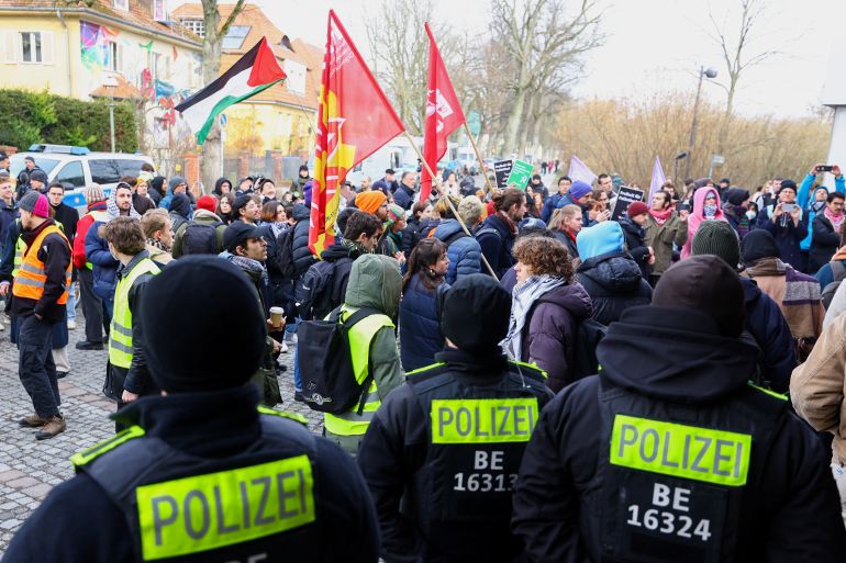 pic-855442-1783198446 Police officers stand guard as students and activists hold a protest in support of Palestinians in Gaza, amid the ongoing conflict between Israel and the Palestinian Islamist group Hamas, at the Free University of Berlin, Germany, February 8, 2024. REUTERS/Fabrizio Bensch