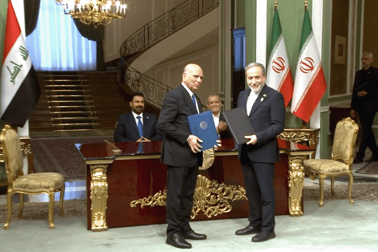 pic-9-1784836341 صور زيارة رئيس الوزراء العراقي إلى البلاد، ويتضمن الصور التالية: المصدر: الجزيرة (ليست الجزيرة من التقطت الصور لكن الصور من وزارة الإرشاد وخدمة إيران برس والجزيرة لديها اشتراك مدفوع في هذه الخدمة الحكومية في إيران، بالتالي هي ملك للجزيرة) 1. استقبال علي الزيدي في المطار. 2. مراسم الاستقبال الرسمية في قصر سعد آباد. 3. اللقاء الثنائي بين علي الزيدي والرئيس مسعود بزشكيان. 4. اجتماع الوفدين الإيراني والعراقي. 5. توقيع مذكرات التفاهم بين البلدين. 6. لقاء علي الزيدي مع رئيس السلطة القضائية الإيرانية غلام حسين محسني إيجئي.