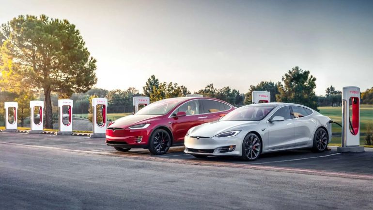 tsla-1784918556 تسلا بدأت بتفكيك خطوط الإنتاج لتحويل المساحات التشغيلية إلى منشأة ضخمة لتصنيع الروبوتات البشرية