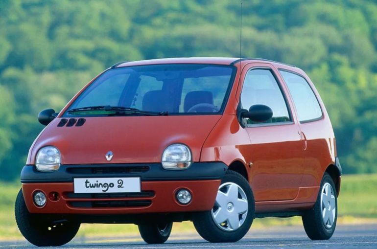 yb-6-1782718586 رينو (Twingo).. السيارة التي فرضت نفسها ولم يتفق عليها الجميع