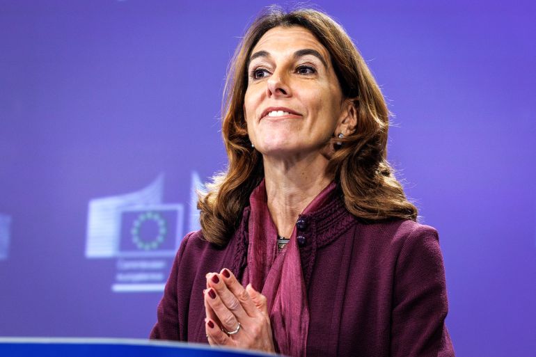 epa11752847 Newly appointed European Commission's chief spokesperson Paula Pinho holds a press briefing during the midday reunion at the European Commission in Brussels, Belgium, 02 December 2024. EPA/OLIVIER MATTHYS (EPA)