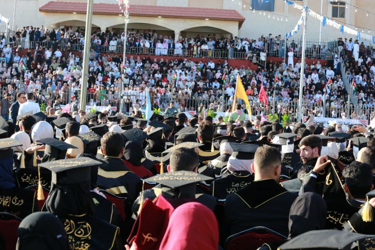 حفل تخريج طلبة جامعة الحسين بن طلال في محافظة معان جنوبي الأردن