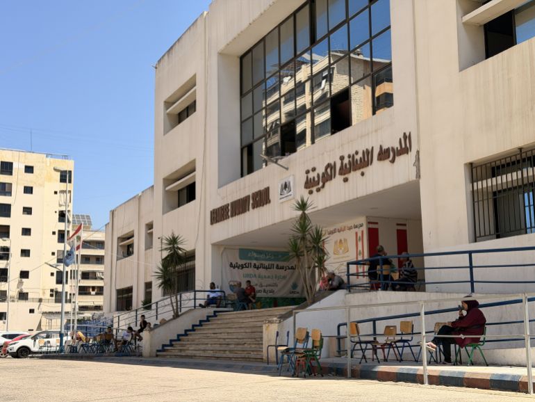 استمرار استخدام المدارس كمراكز إيواء يهدد بعودة بعض الطلاب إلى التعليم عن بُعد