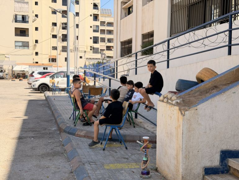 إخلاء المدارس ليس قرارا إداريا فحسب بل يرتبط بتوفير بديل آمن لآلاف النازحين