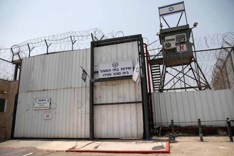 54asd-1 سجن مجدو حيث يعاني الأسرى والمعتقلون الفلسطينيون ظروفا شديدة الصعوبة وفق منظمات حقوقية