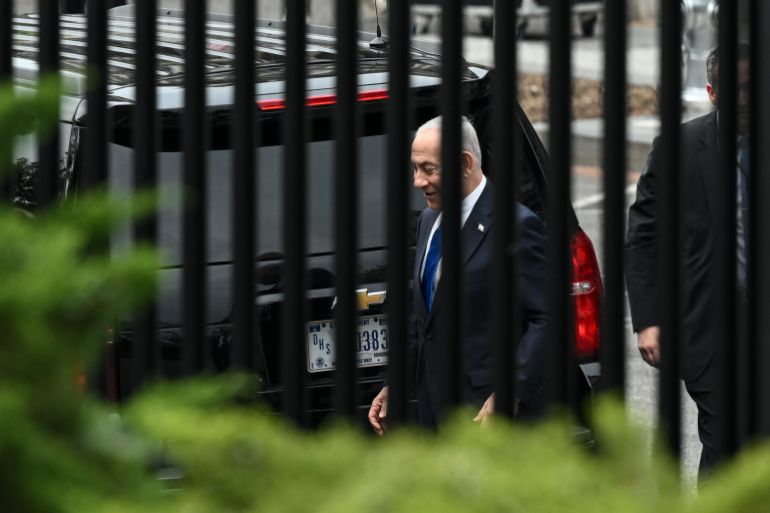 5646-1785254045 İsrail Başbakanı Binyamin Netanyahu, ABD Başkanı Donald Trump ile görüşmek üzere başkent Washington'daki Beyaz Saray'a geldi. ( Mehmet Eser - Anadolu Ajansı )