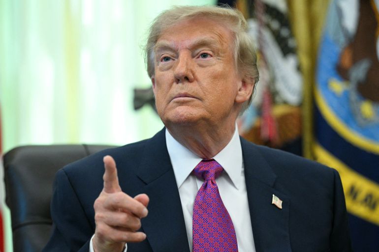 afp_6a907defddcb-1787854319-1 US President Donald Trump speaks after signing an executive order that aims to rename Lake Ontario to Lake America in the Oval Office of the White House in Washington, DC, on August 27, 2026.
