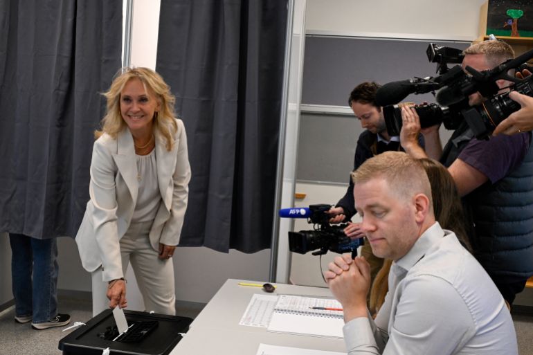 afp_6a940008365d-1788084232 Iceland's Foreign Minister Thorgerdur Katrin Gunnarsdottir casts her ballot at a polling station in Hafnarfjordur during the referendum on August 29, 2026.