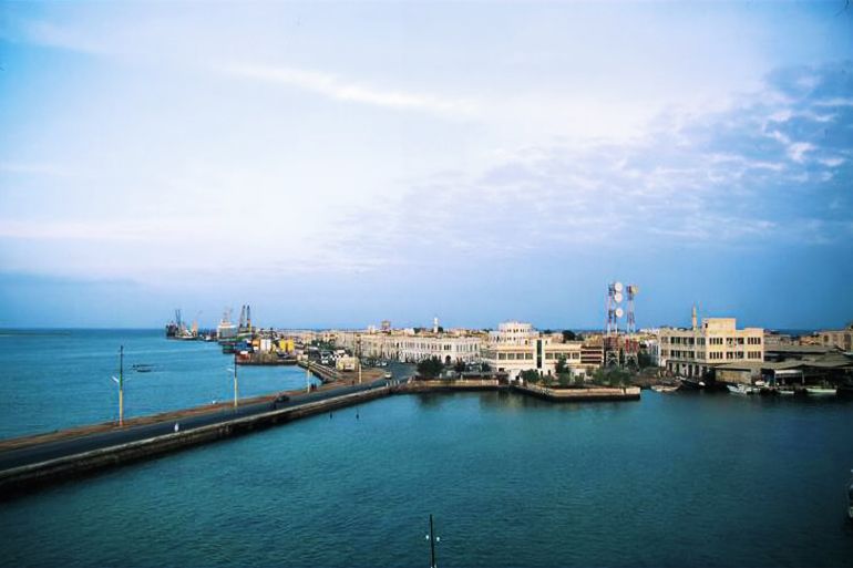 d8a8d98ad8a8d98ad8a8d98a-1757248466 مدينة عصب الإريترتية المطلة على البحر لأحمر والواقعة بالقرب من باب المندب (وكالات)