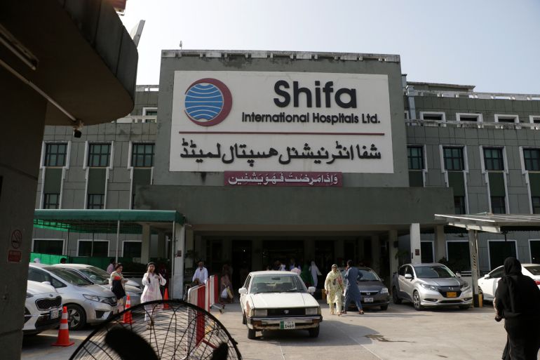 epa13177338 Commuters drive past Shifa International Hospital in Islamabad, Pakistan, 18 August 2026. Pakistan’s Supreme Court on August 18 ordered authorities to transfer jailed former Prime Minister Imran Khan to a hospital for medical checks following a petition by his lawyers citing concerns over his health. EPA/SOHAIL SHAHZAD