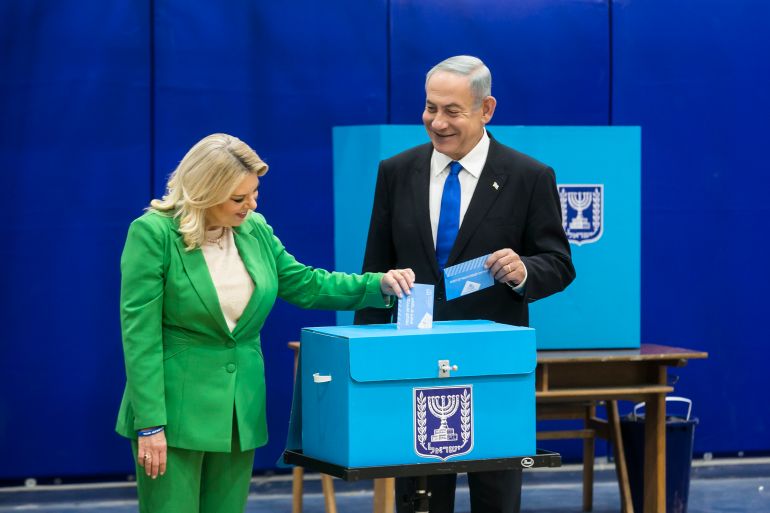 getty_6a006fdc98-1778413532 JERUSALEM, ISRAEL - NOVEMBER 01: Former Israeli Prime Minister and Likud party leader Benjamin Netanyahu and his wife Sara Netanyahu cast their vote in the Israeli general election on November 1, 2022 in UNSPECIFIED, Israel. Israelis return to the polls on November 1 for a fifth general election in four years to vote for a new Knesset, the 120-seat parliament. (Photo by Amir Levy/Getty Images)