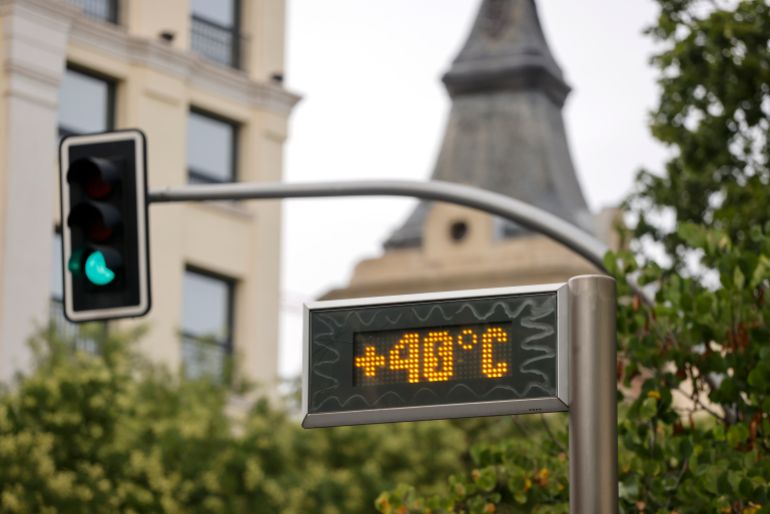 getty_6a71be4c86-1785839180 MADRID, SPAIN - JULY 18: A digital thermometer reads 40 degrees Celsius on a very hot afternoon on July 18, 2023 in Madrid, Spain. An area of high pressure, named Cerberus after the underworld monster from Dante's Inferno, is making its way across the country, leading 13 of the 17 autonomous communities to be categorized as either extreme risk (red alert), significant risk (orange alert) or (yellow alert), with some places recording temperatures of 43C. With an ongoing drought and heatwave credited to climate change, extreme weather has already affected people in Spain, WHO reported in 2022 more than 4,000 excess deaths due to heat stress. (Photo by Miguel Pereira/Getty Images)