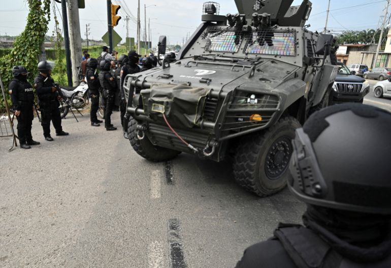 r-2164413-1787679227 An armoured personnel carrier, presumable carrying Ecuador's former Vice President Jorge Glas, arrives at the La Roca prison, after Ecuadorean forces raided Mexico's embassy to arrest Glas who had been convicted twice of corruption and who had been granted asylum by Mexican authorities, in Guayaquil, Ecuador April 6, 2024. REUTERS/Marcos Pin