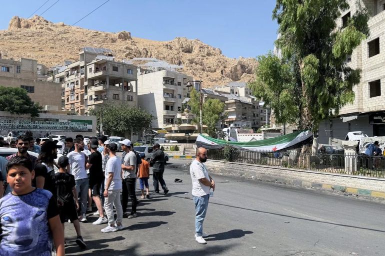syrr-1-1785674249 المعتصمون في عين منين يطالبون أيضا بتقاسم عادل للمياه مع مدينة التل المجاورة