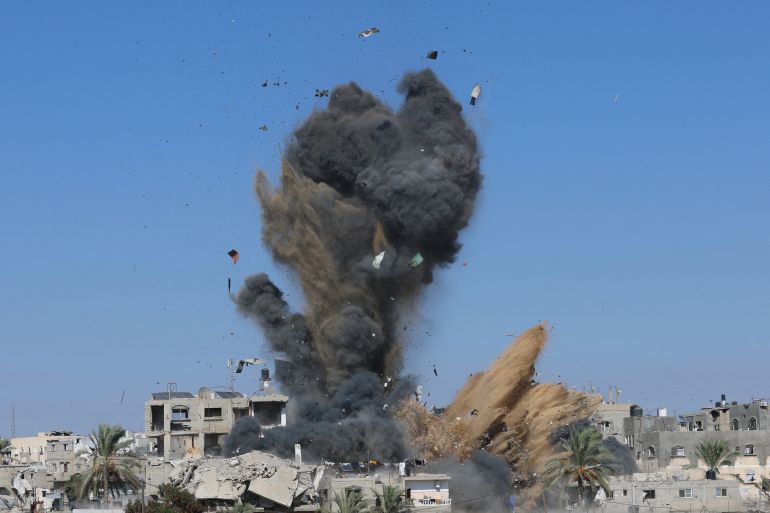 26gaza-1789020730 Smoke rises from a house during an Israeli strike, carried out after the Israeli military warned residents to evacuate the area, in Khan Younis, in the southern Gaza Strip, September 9, 2026. REUTERS/Ramadan Abed