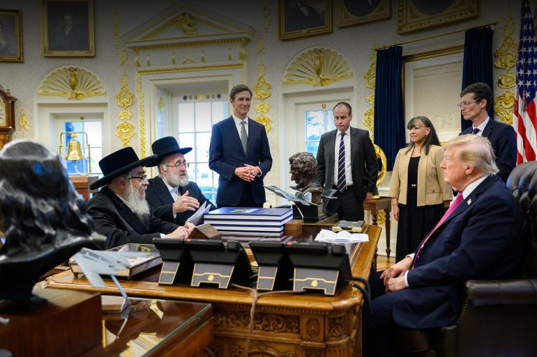 46-1788526244 ترمب يستقبل حاخامات مناهضين للصهيونية في البيت الأبيض المصدر @TorahJudaism على اكس
