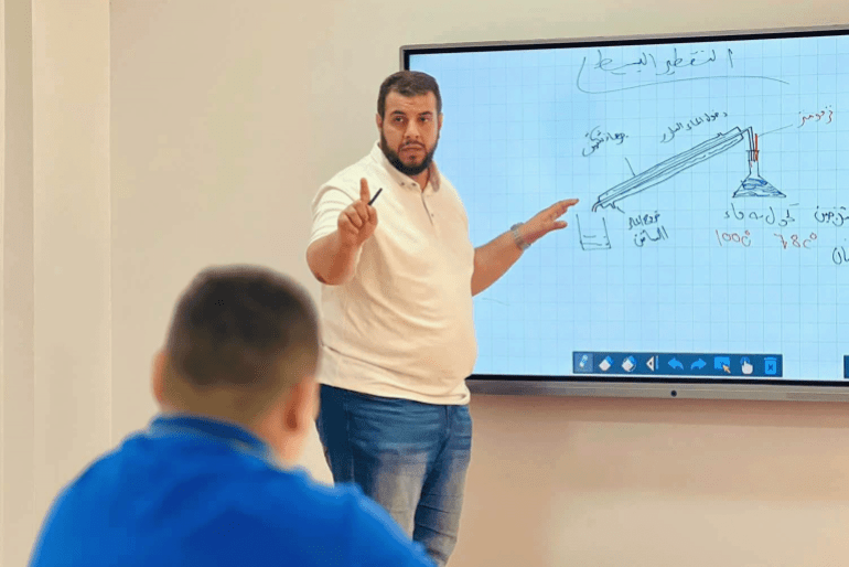 56456-1790365512 المعلمون يطالبون بزيادة رواتبهم وتحسين ظروف العمل