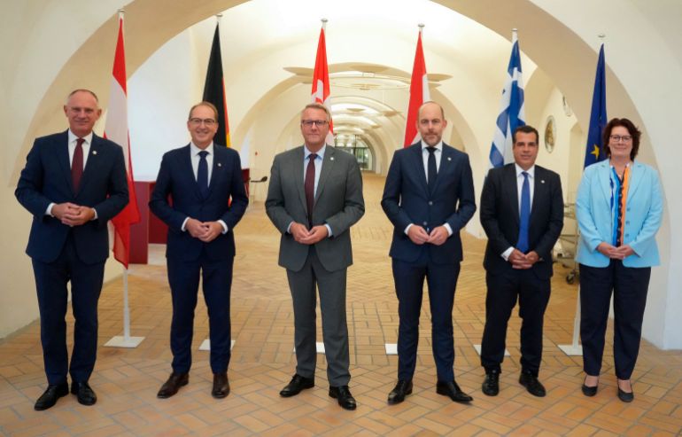 afp_6a9c4bbaa61d-1788627898 Denmark's Minister for Immigration and Integration Morten Boedskov (3L), Netherlands' Minister for Asylum and Migration and Deputy Prime Minister Bart van den Brink (3R), Germany's Minister of the Interior Alexander Dobrindt (2L), Austria's Minister of the Interior Gerhard Karner (L),Greece's Minister for Asylum and Migration Thanos Plevris (2R) and EU Director-General for Migration and Home Affairs Beate Gminder pose for a family photo after the meeting of the Ministers for Immigration and Integration from the Five Country Group in Copenhagen, Denmark, on September 4, 2026. (Photo by Liselotte Sabroe / Ritzau Scanpix / AFP) / DENMARK OUT