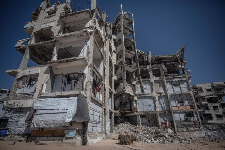 epa13252362 Ruined residential buildings in northern Gaza City, Gaza Strip, 20 September 2026. The UN warned that hundreds of war-damaged structures across Gaza remain at risk of collapse while sheltering displaced families amid acute shelter shortages. EPA/MOHAMMED SABER