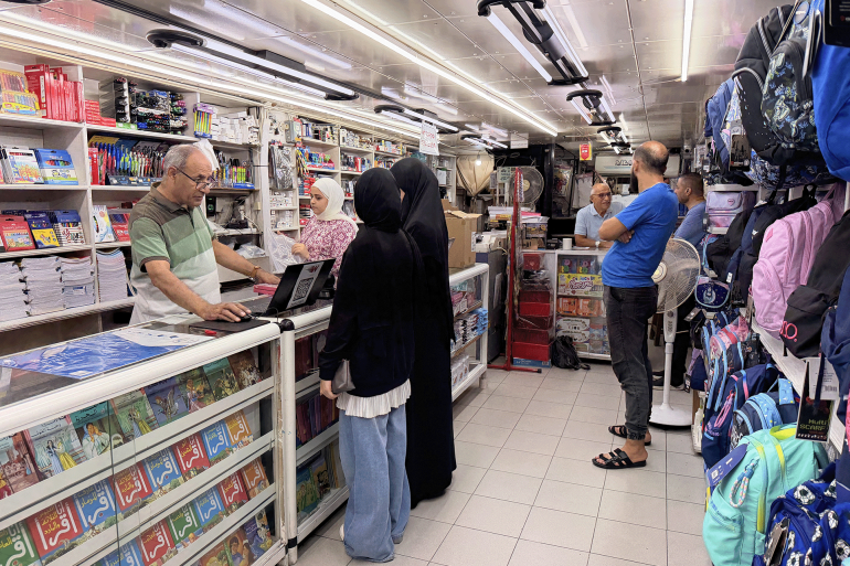 الأهالي لم يعودوا يشترون المستلزمات دفعة واحدة بل على مراحل بحسب قدرتهم