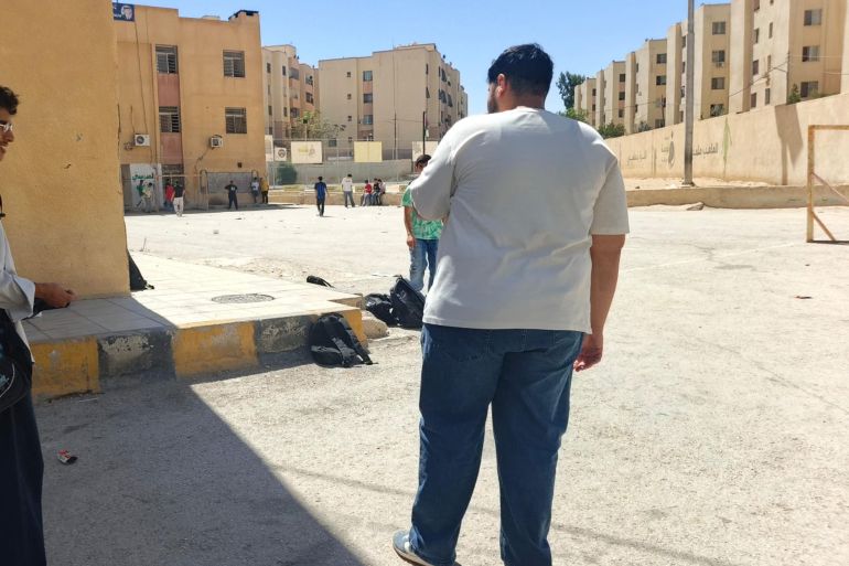 طالب مدرسة أردني لديه وزن زائد في محافظة الزرقاء شمال شرق العاصمة عمان