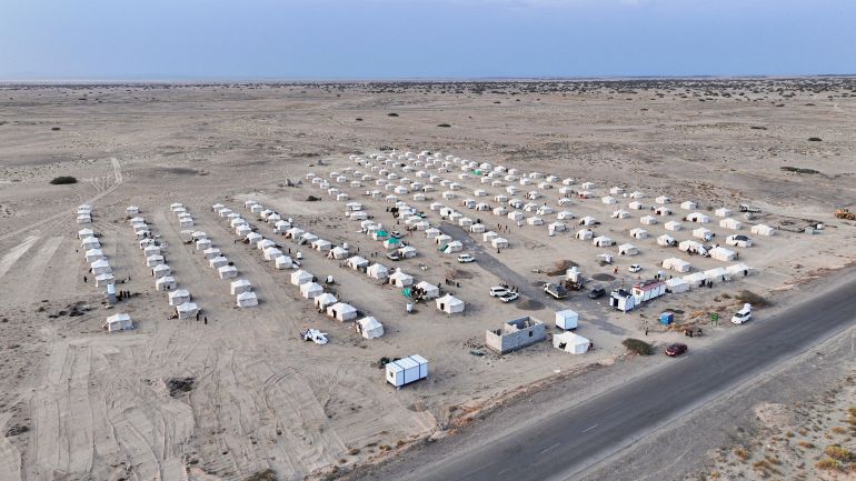 A drone view of a camp for internally displaced people, who fled fighting between the Houthis and government forces in Red Sea coastline areas, erected near Aden, Yemen, September 19, 2026. REUTERS/Stringer