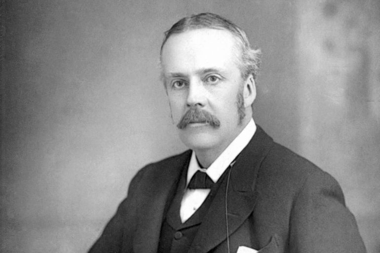 s آرثر جيمس بلفور تولى رئاسة الوزارة في بريطانيا بين 1902 و1905 وأصبح وزيرا للخارجية من 1916 إلى 1919