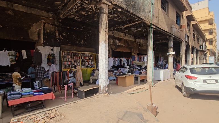 sudan-2-1790610295 بعد توقف دام خلال سنوات الحرب، بدأ أصحاب المحال قبل نحو ثلاثة أشهر في إعادة فتح السوق بمبادرة منهم