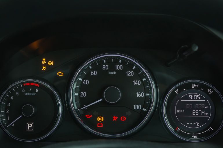 34s6d841as3d-1791451867 Car digital speedometer dashboard display warning lamps illumina adobe stock