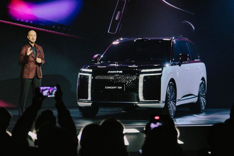 4as68d4as-1792229705 Night to Mark a New Chapter. Sunday evening in Paris was special. With the unveiling of our first flagship SUV, the AVATR T09 Concept, we introduced a new, distinctive prestige design pole for AVATR, inspired by the AVATR VISION XPECTRA. Together with our guests from all around the world, we shared the thinking behind this concept and celebrated the inception of the AVATR Prestige Design credit : avatr