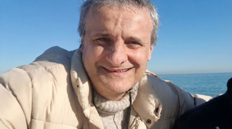 كليني يشدد على أن الشكل الذي ينتجه النظام ويبدو مقنعا ليس، في حد ذاته، دليلا على ما كان موجودا بالفعل (حساب كليني على لينكد إن)