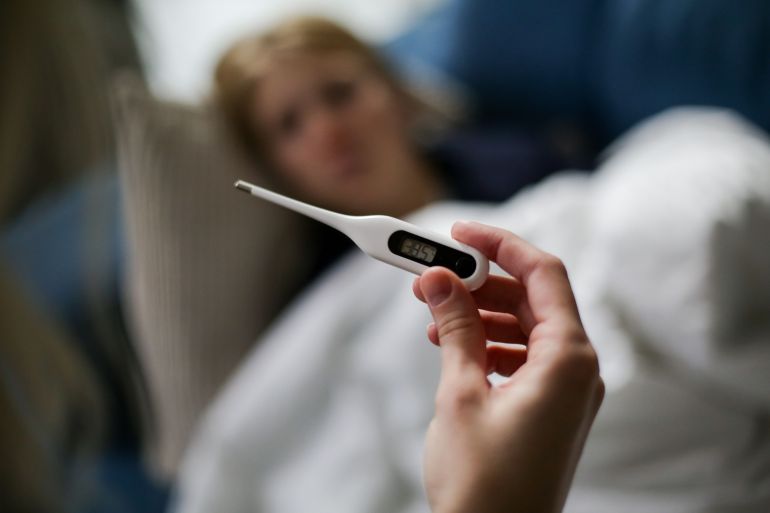 5858740-1792656223 أعراض الضنك تشمل الحمى والآلام والطفح الجلدي، وعلامات شدته النزيف والقيء وأم البطن