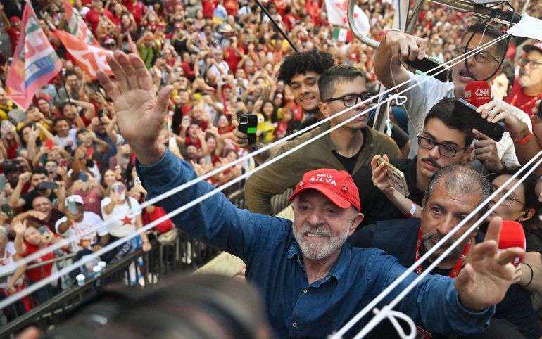 afp_6add4b9f06a1-1792887711 Brazil's President and presidential candidate Luiz Inacio Lula da Silva gestures towards supporters during a campaign rally in Sao Paulo, Brazil on October 24, 2026, ahead of the presidential election runoff. (Photo by Juan BARRETO / AFP)