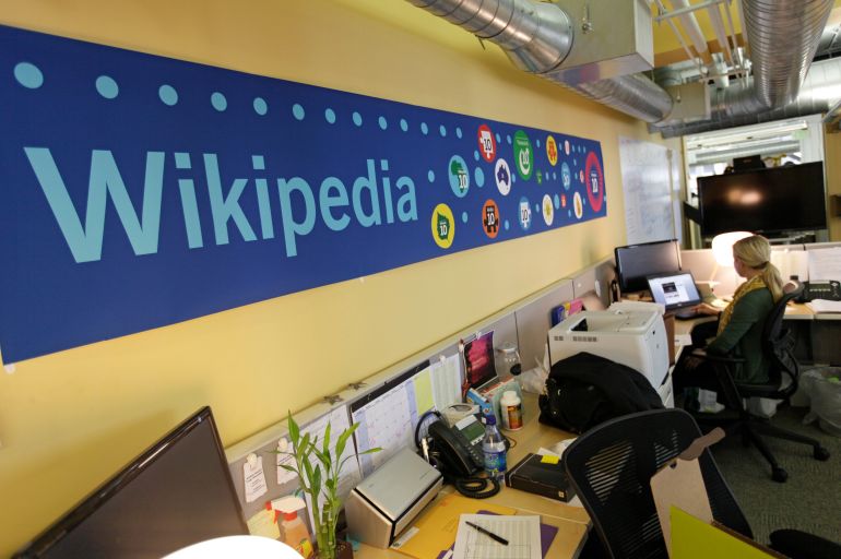 ap_696a119d8e111-1768559005 FILE - In this Jan. 18, 2012, file photo, Mallory Whitt works at her desk at the offices of the Wikipedia Foundation in San Francisco. The foundation announced on Jan. 26, 2017, that Craigslist founder Craig Newmark is donating $500,000 to help curb harassment on Wikipedia. (AP Photo/Eric Risberg, File)