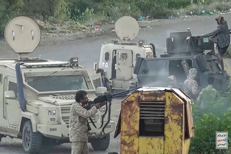 doc-d2kk9cq-1791544045 لقطة من فيديو نشره الحوثيون لمواجهات في تعز أمس الأول
