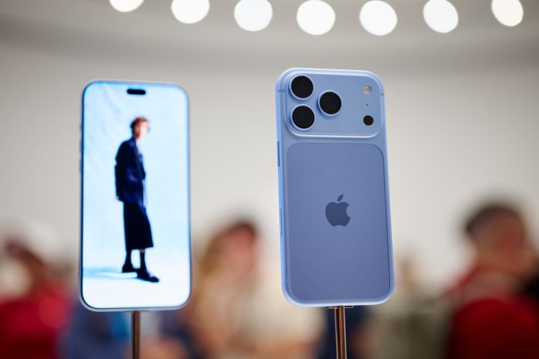 epa_6aaa499f5100-1789544863 epa13226882 Apple iPhone 18 Pro and iPhone 18 Pro Max are unveiled during Apple's special event at the Steve Jobs Theater in Apple Park in Cupertino, California, USA, 09 September 2026. The event features announcements and presentations regarding Apple's latest products and technologies. EPA/STAN OLSZEWSKI
