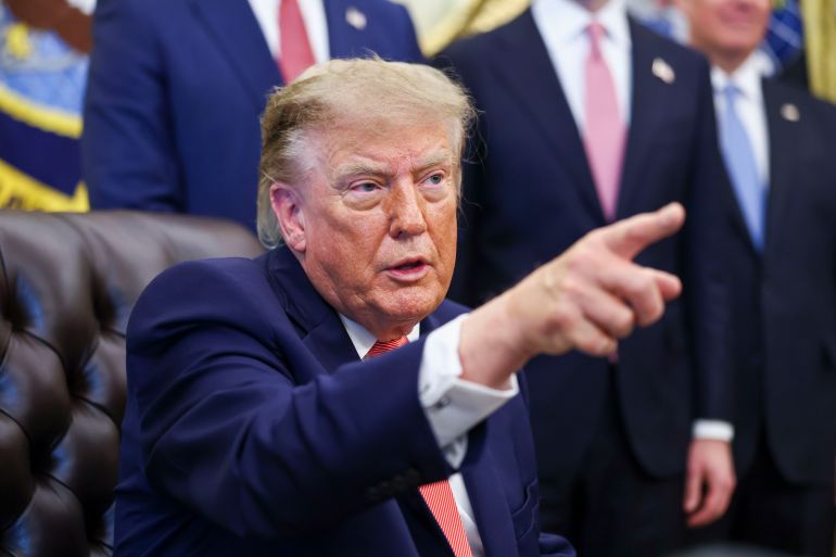 epa_6ad7c90a4779-1792526602 epa13317941 US President Donald Trump responds to questions from the news media following his remarks about efforts to crack down on taxpayer fraud in the Oval Office of the White House in Washington, DC, USA, 20 October 2026. Trump and Vice President Vance announced a whistleblower program encouraging the public to report taxpayer fraud. EPA/JIM LO SCALZO / POOL