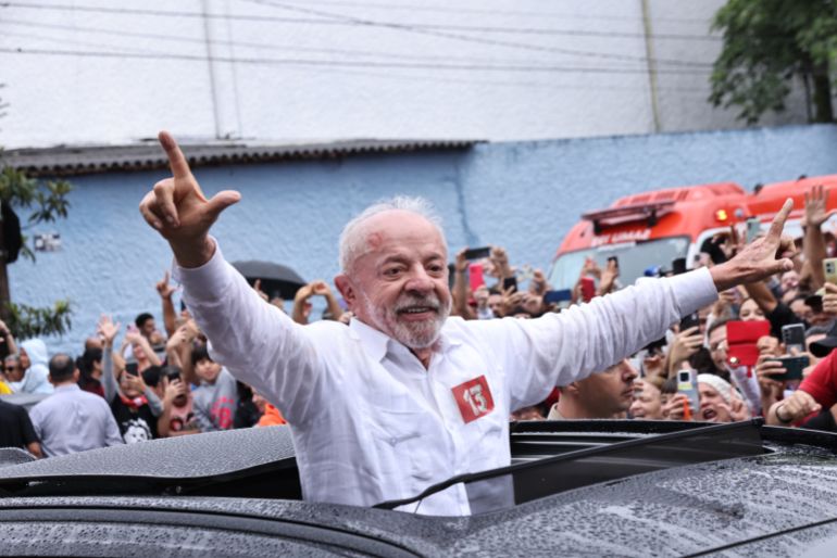 getty_6adea1b276-1792975282-1 SAO PAULO, BRAZIL - OCTOBER 25: Luiz Inácio Lula Da Silva, incumbent president of Brazil and presidential candidate waves supporters after casting his vote during general election day on October 25, 2026 in Sao Paulo, Brazil. Brazilians will vote for the president who will run the country for the next 4 years. Current president Luiz Inácio Lula Da Silva and Flávio Bolsonaro, son of former president Jair Bolsonaro, face off in a tight presidential runoff. (Photo by Rodrigo Paiva/Getty Images)
