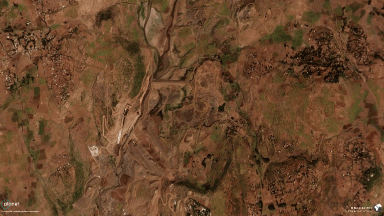 gif-1-1793090146 مقارنة فضائية بين ديسمبر/كانون الأول 2024 وفبراير/شباط 2025 تظهر أعمال التهيئة وتسوية الأراضي وتغيرات المجرى في موقع سد ميغيتش (بلانت)