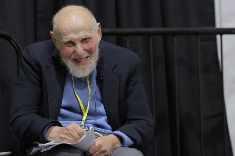 noble-4-1790962293 Arthur Ashkin, winner of the 2018 Nobel Prize in Physics, reacts during a ceremony in his honor at Nokia Bell Labs in Murray Hill, New Jersey, U.S., December 17, 2018. REUTERS/Brendan McDermid