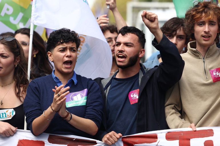 رياض راني المتحدث باسم الحراك الطلابي الفرنسي Sabrine Kharbach, spokesperson for the Union Etudiante (Student Union), and Ryad Rani, president of the Union Syndicale Lyceenne (USL - High School Student Union), attend a demonstration by high school and university students, supported by teachers' union and school parents, in Paris as part of a nationwide day of protests and blockades, voicing anger over overcrowded classrooms, teacher shortages and dilapidated school buildings, which students blame on years of underinvestment, France, October 6, 2026. REUTERS/Abdul Saboor